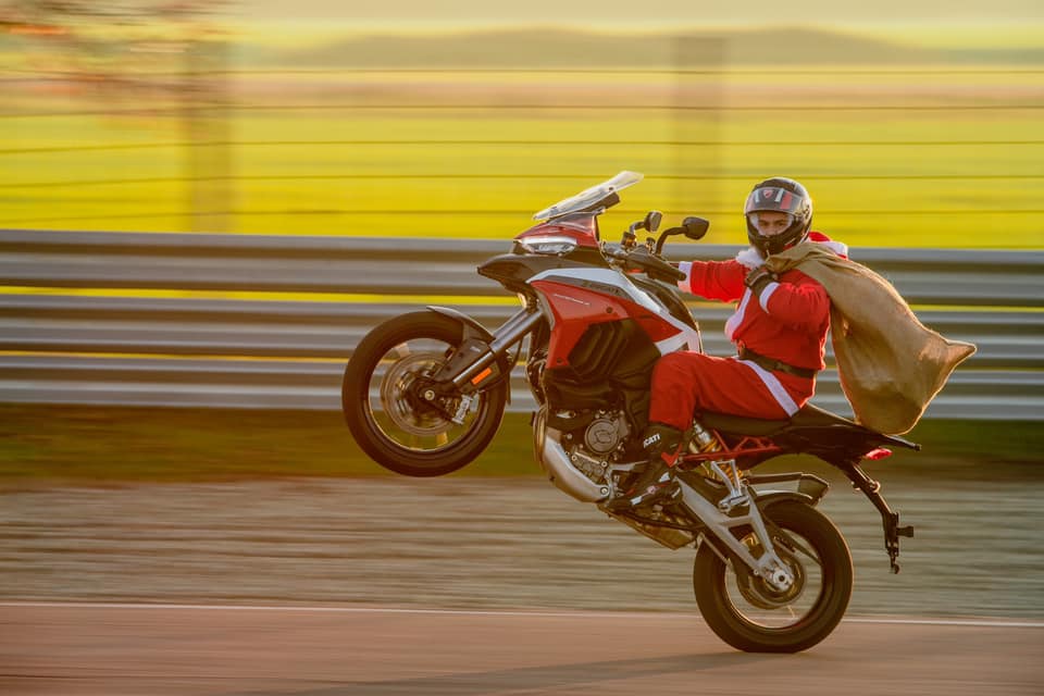 Buon Natale Ducati 2 132105350 10219871128741337 3284709257357851836 n